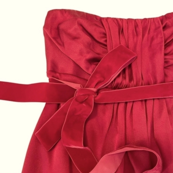 NEW! BANANA REPUBLIC Silk Strapless Fit & Flare Blouse 0. - Picture 3 of 9